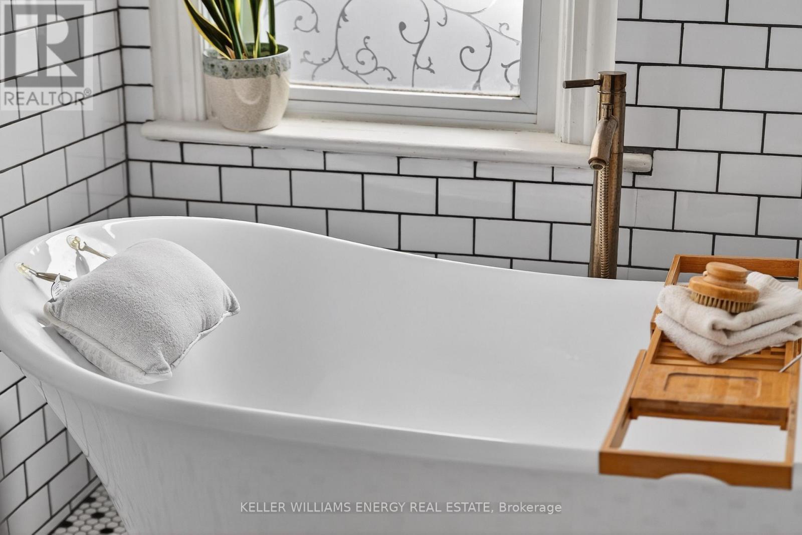 339 Elmbrook Road, Prince Edward County (Sophiasburg Ward), ON - Indoor