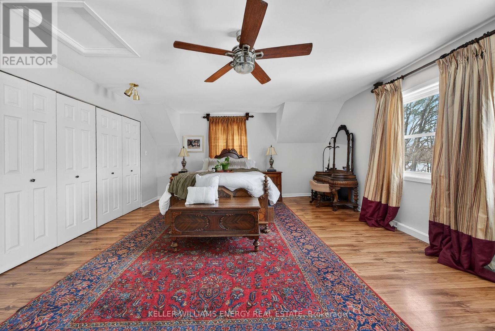 339 Elmbrook Road, Prince Edward County (Sophiasburg Ward), ON - Indoor Photo Showing Bedroom