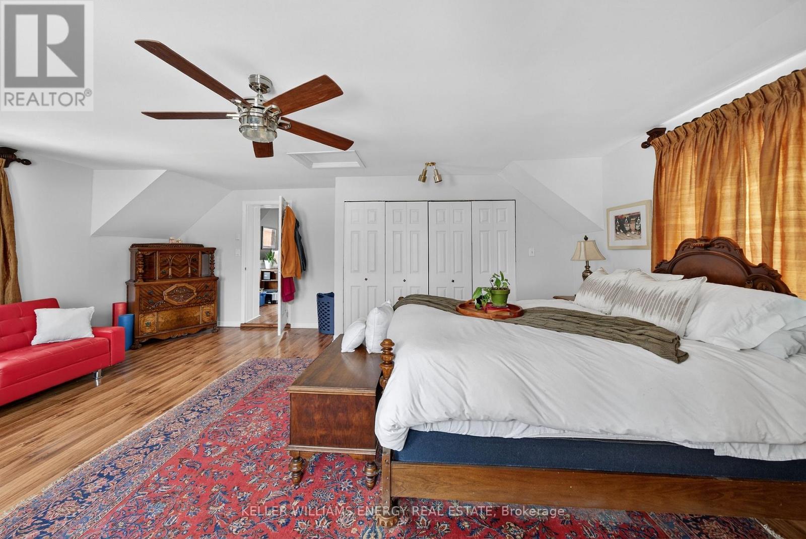 339 Elmbrook Road, Prince Edward County (Sophiasburg Ward), ON - Indoor Photo Showing Bedroom