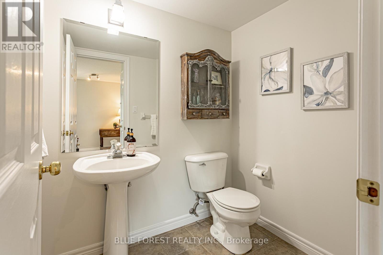 49 Parkview Drive, Thames Centre (Dorchester), ON - Indoor Photo Showing Bathroom