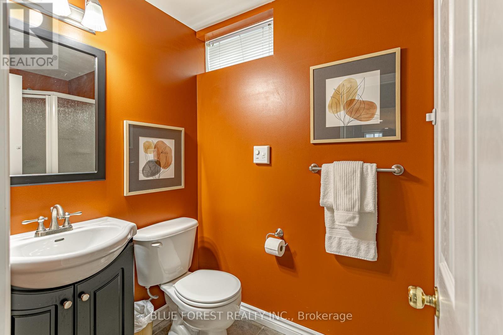 49 Parkview Drive, Thames Centre (Dorchester), ON - Indoor Photo Showing Bathroom
