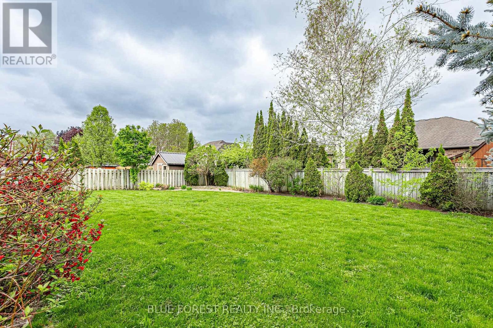 49 Parkview Drive, Thames Centre (Dorchester), ON - Outdoor