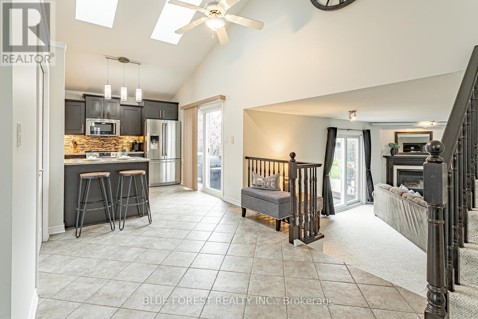 49 Parkview Drive, Thames Centre (Dorchester), ON - Indoor