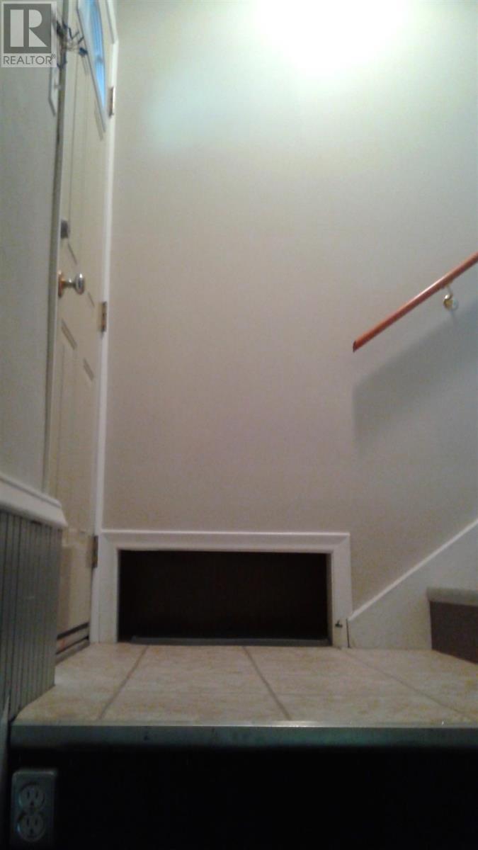 70 Kent Ave, Sault Ste. Marie, ON - Indoor