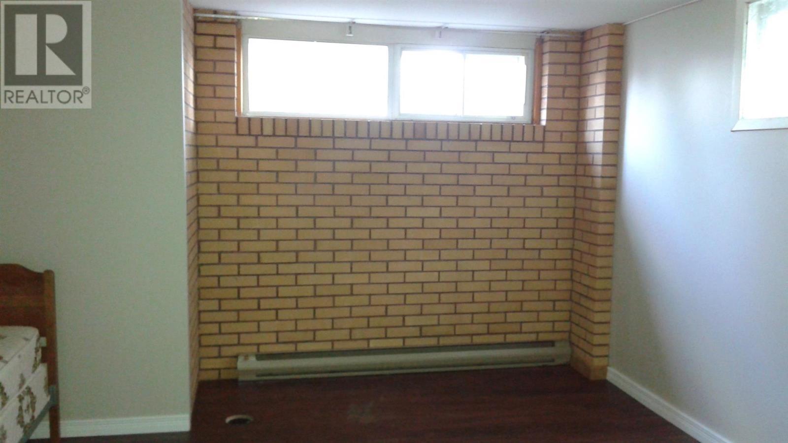 70 Kent Ave, Sault Ste. Marie, ON - Indoor