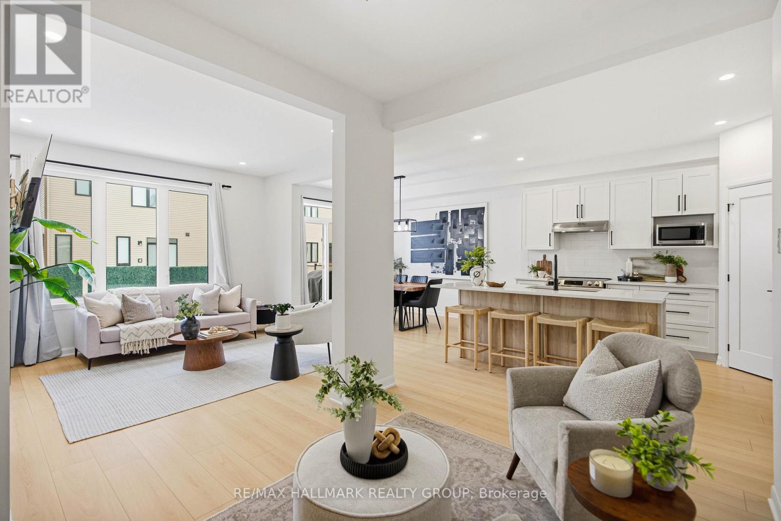 120 Lynn Coulter Street, Ottawa, ON - Indoor Photo Showing Living Room