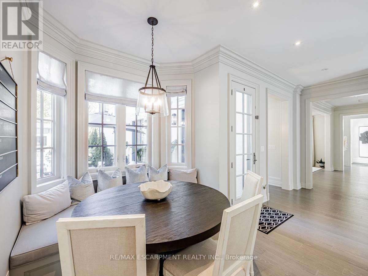 393 Maple Grove Drive, Oakville, ON - Indoor Photo Showing Dining Room
