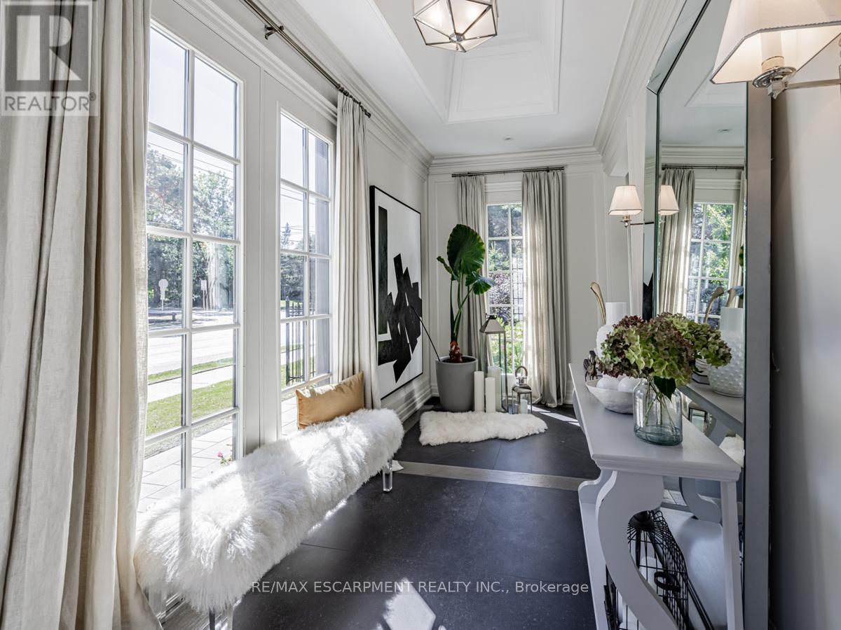 393 Maple Grove Drive, Oakville, ON - Indoor Photo Showing Other Room