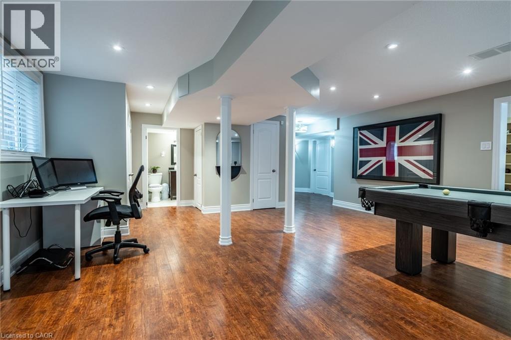 7 Volterra Court, Waterdown, ON - Indoor Photo Showing Other Room