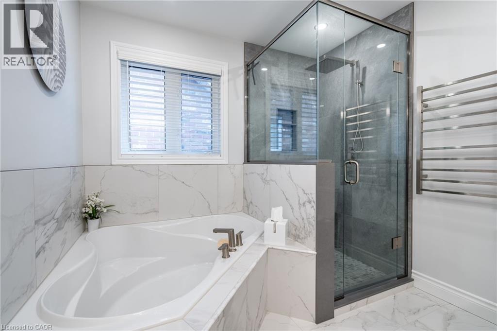 7 Volterra Court, Waterdown, ON - Indoor Photo Showing Bathroom
