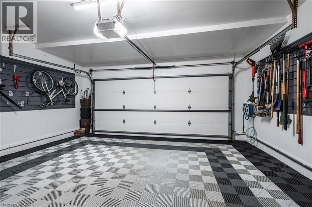 7 Volterra Court, Waterdown, ON - Indoor Photo Showing Garage