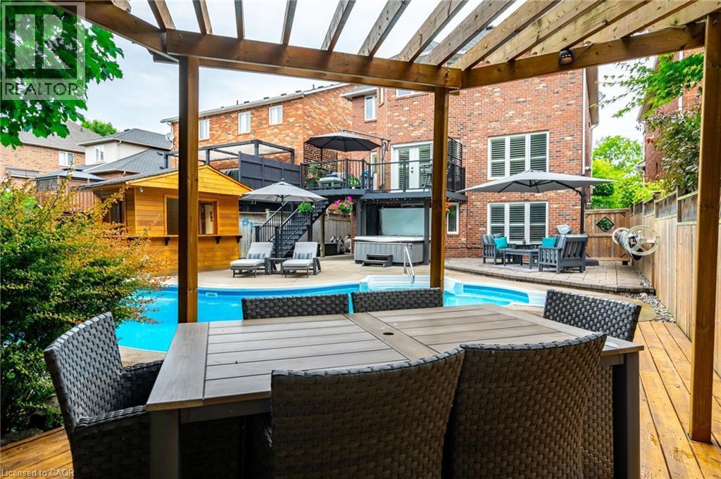 7 Volterra Court, Waterdown, ON - Outdoor With In Ground Pool With Deck Patio Veranda With Exterior