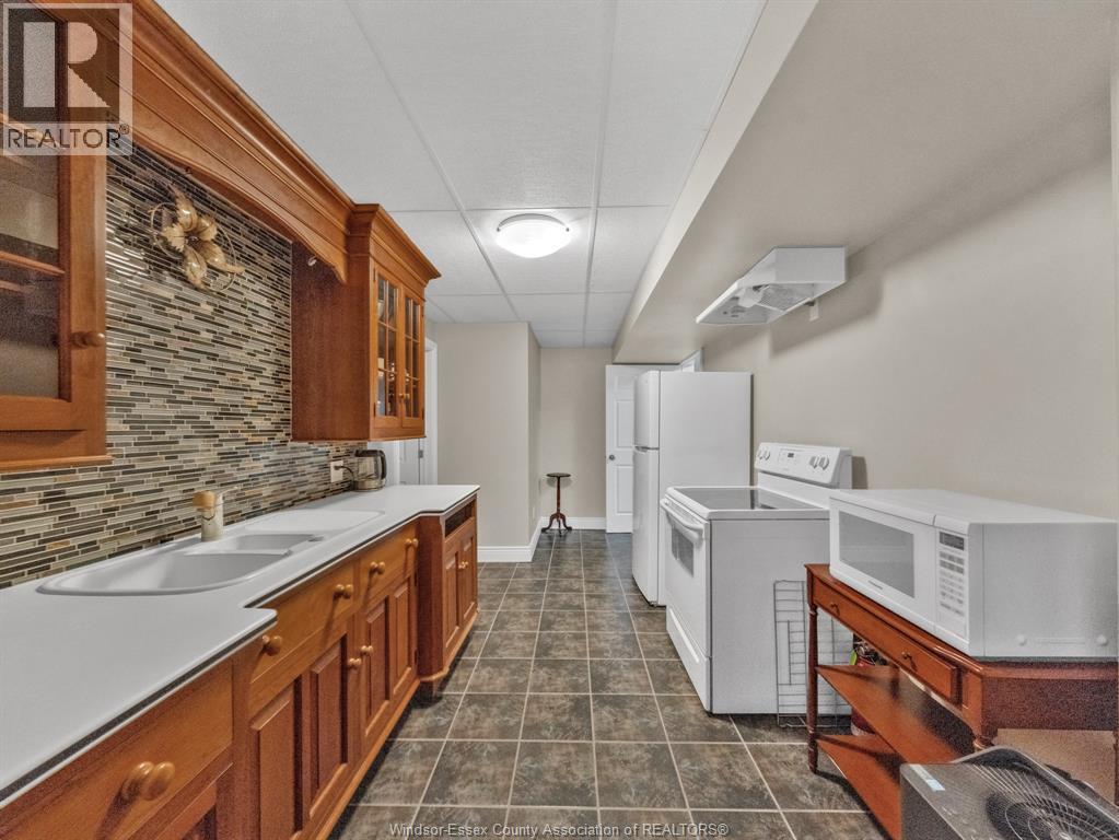 2310 Hickson Rd., Leamington, ON - Indoor Photo Showing Laundry Room
