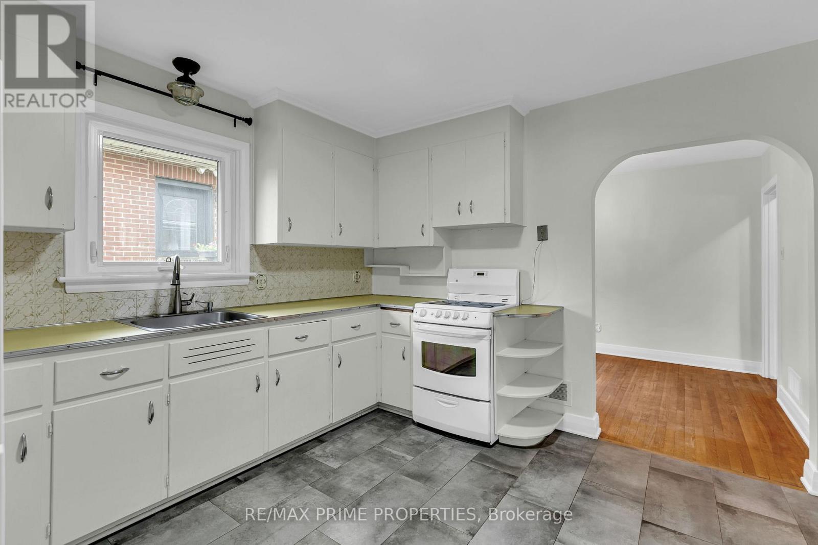 332 Acton Street, Ottawa, ON - Indoor Photo Showing Kitchen