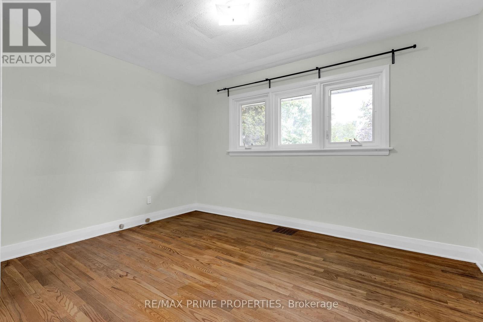 332 Acton Street, Ottawa, ON - Indoor Photo Showing Other Room