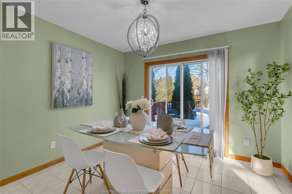 2376 Dandurand Avenue, Windsor, ON - Indoor Photo Showing Dining Room