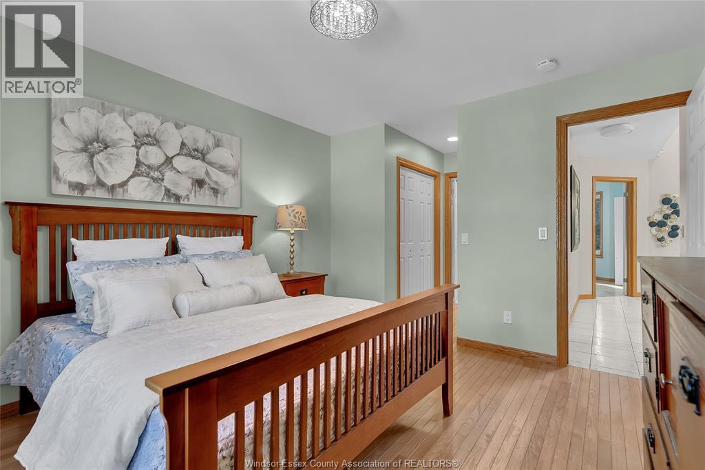 2376 Dandurand Avenue, Windsor, ON - Indoor Photo Showing Bedroom