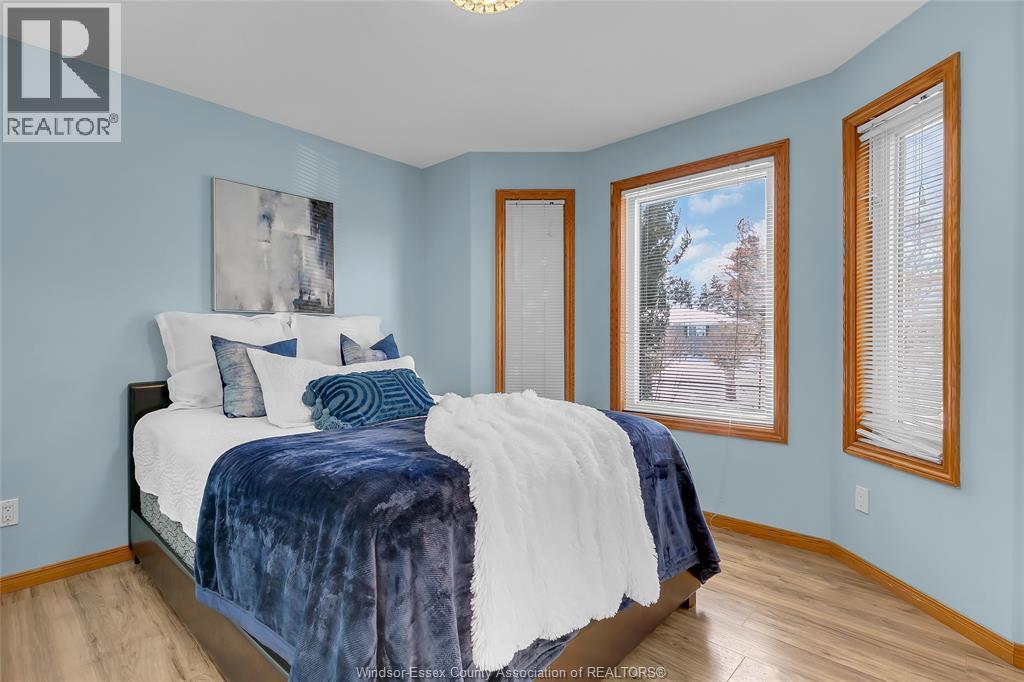 2376 Dandurand Avenue, Windsor, ON - Indoor Photo Showing Bedroom