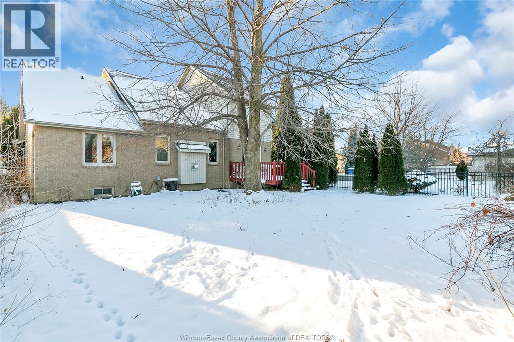2376 Dandurand Avenue, Windsor, ON - Outdoor