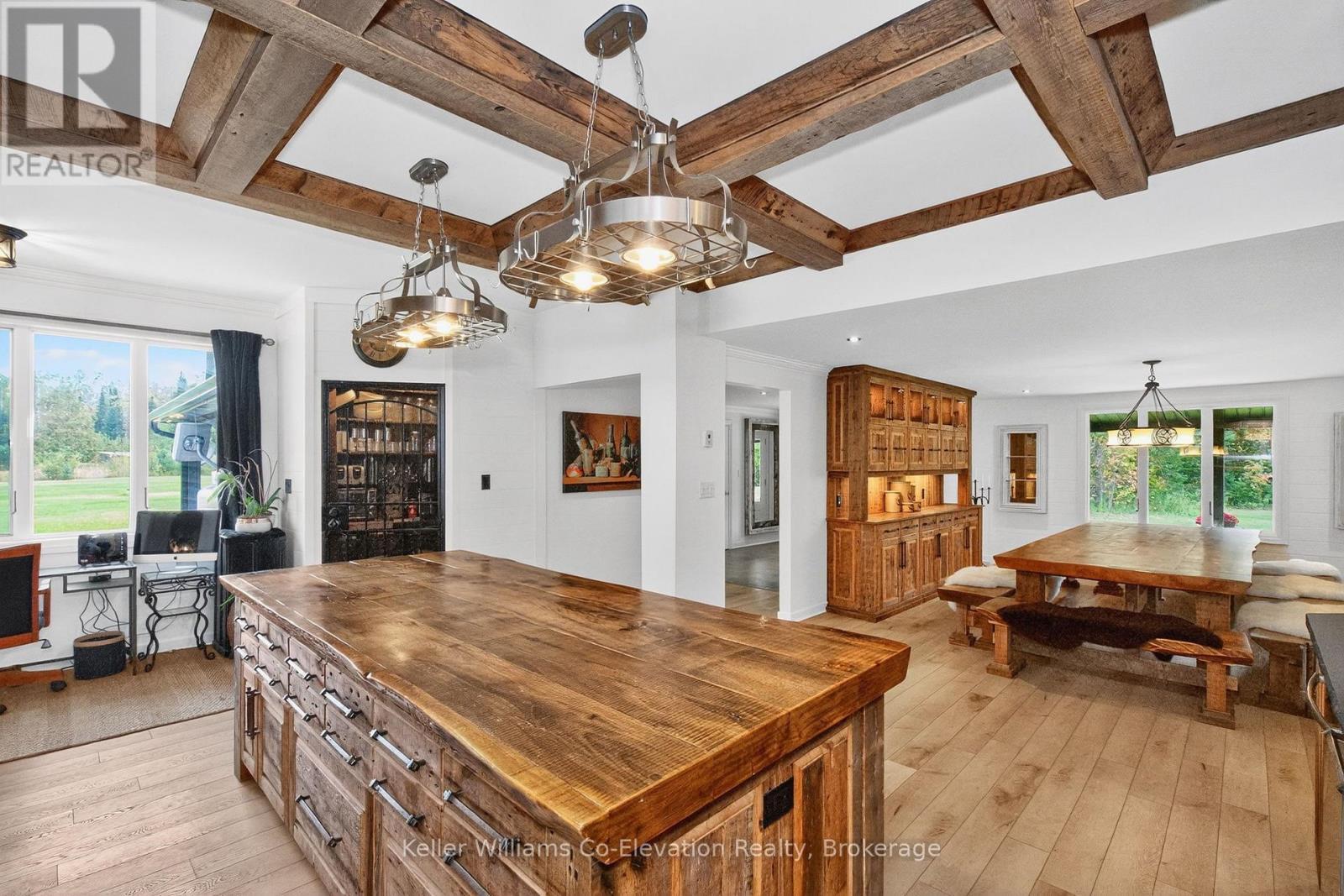 1076 Beaver Lane, Springwater, ON - Indoor Photo Showing Dining Room