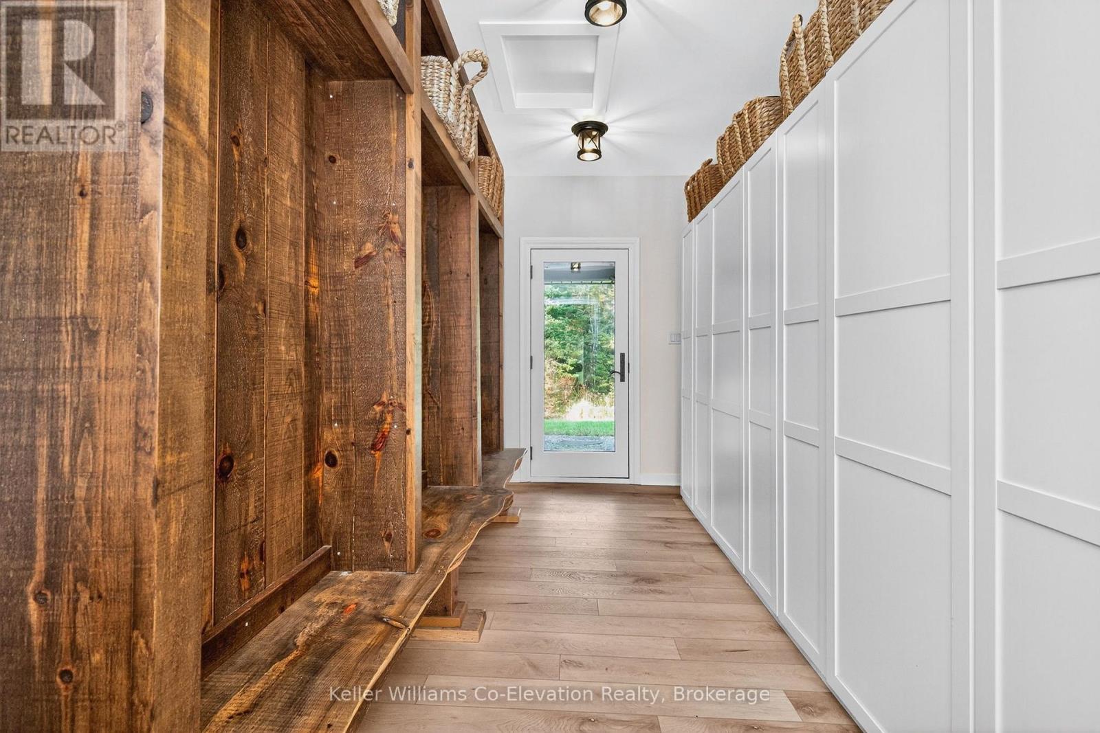 1076 Beaver Lane, Springwater, ON - Indoor Photo Showing Other Room