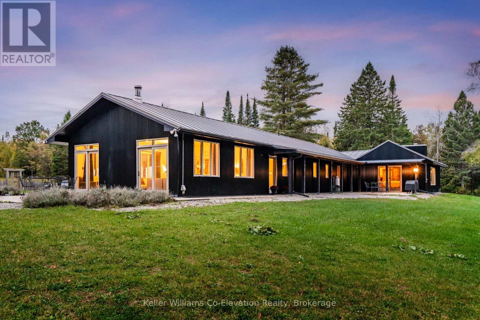 1076 Beaver Lane, Springwater, ON - Outdoor