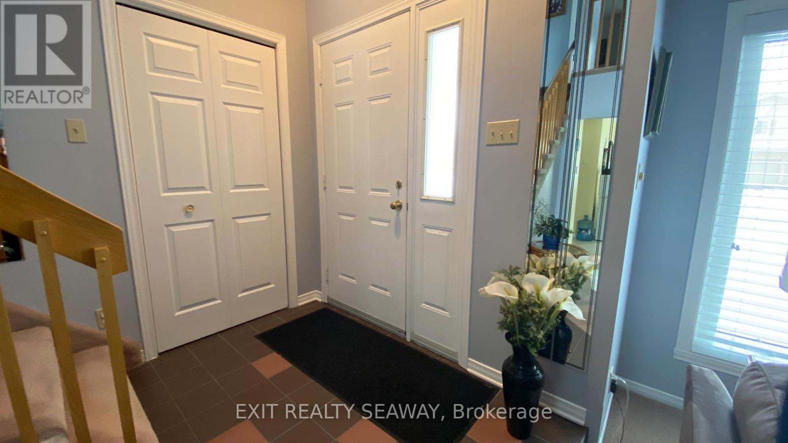 Interior fron entrance - 1638 Blakely Drive, Cornwall, ON - Indoor Photo Showing Other Room
