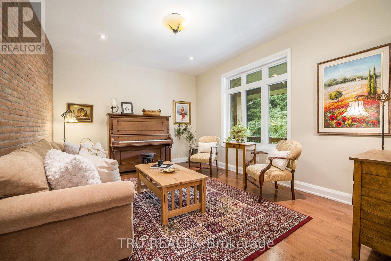 Living Room - 2465 Marchurst Road, Ottawa, ON - Indoor Photo Showing Living Room