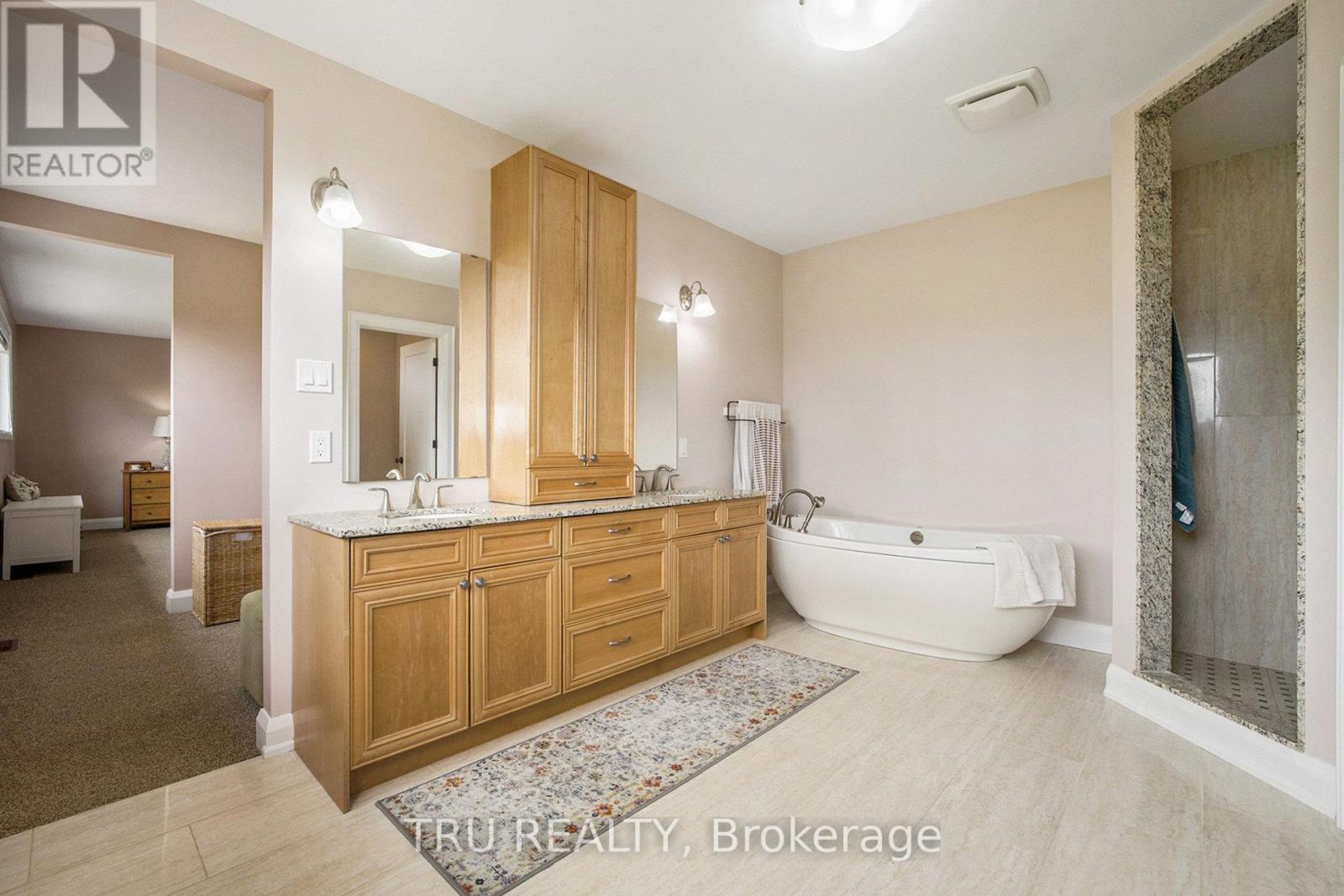 Primary Bedroom Ensuite - 2465 Marchurst Road, Ottawa, ON - Indoor Photo Showing Bathroom