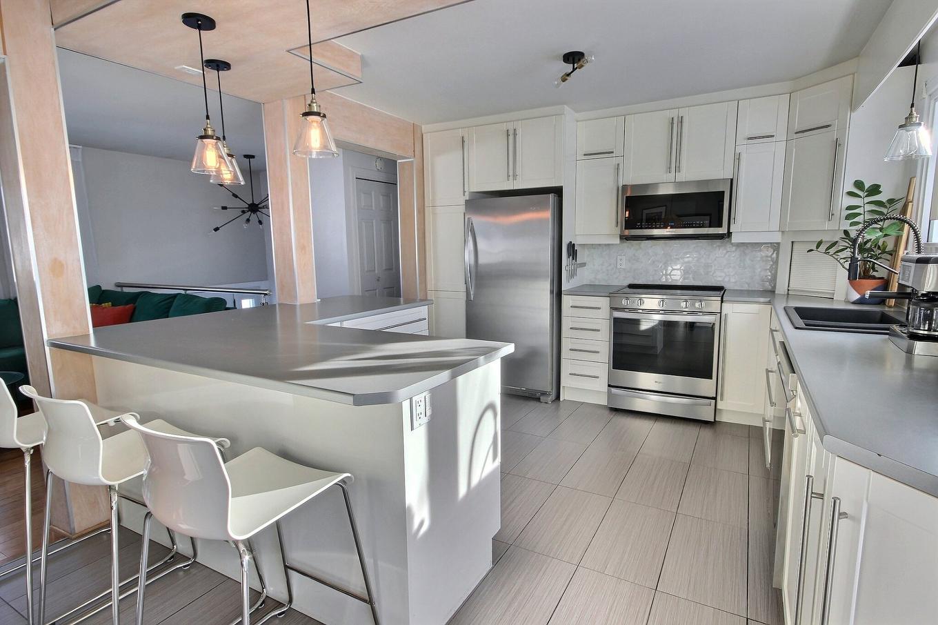 Kitchen - 548 Rue Filiatrault, Rouyn-Noranda, QC - Indoor Photo Showing Kitchen With Upgraded Kitchen