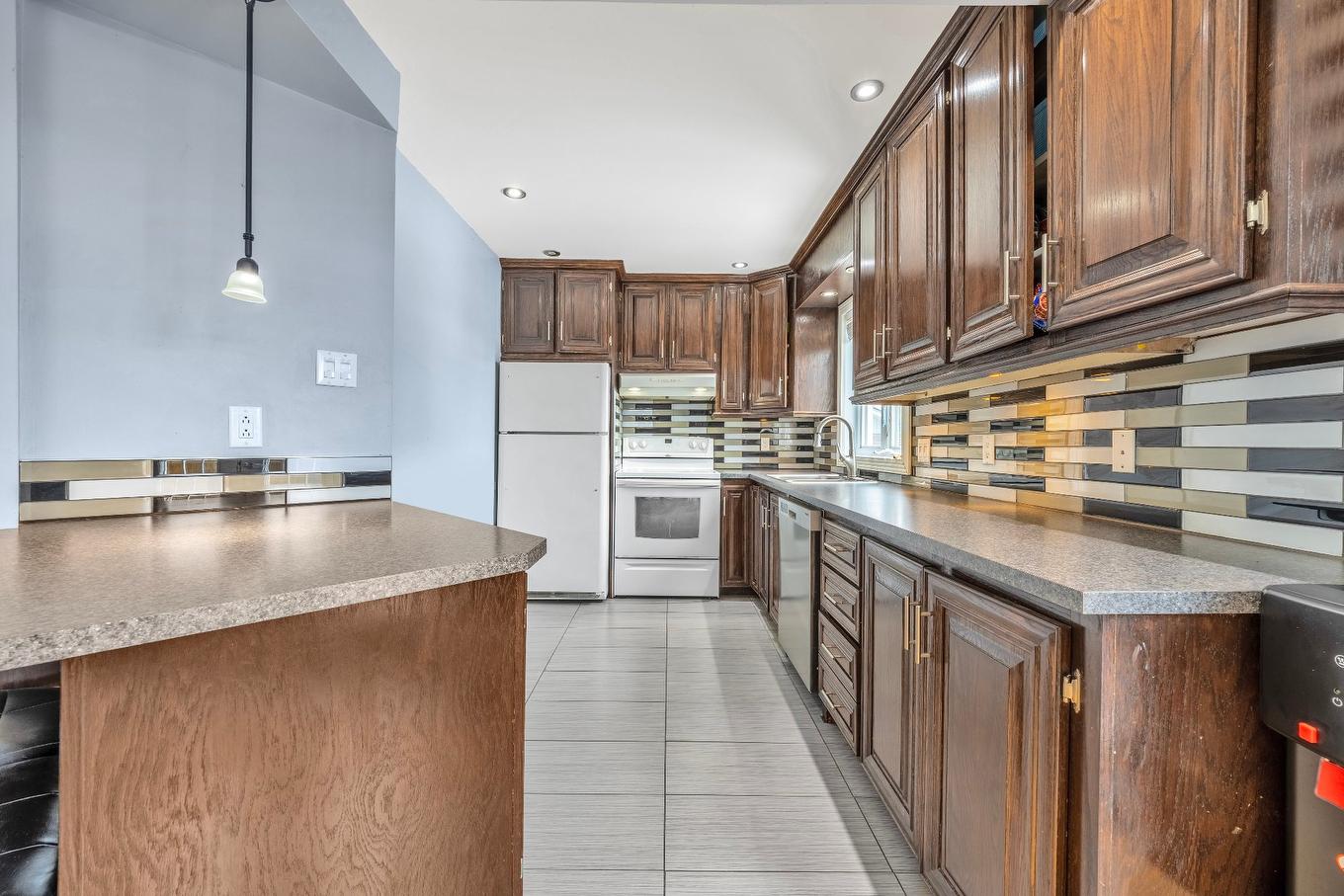 Kitchen - 1033 15E Avenue, Laval (Fabreville), QC - Indoor Photo Showing Kitchen