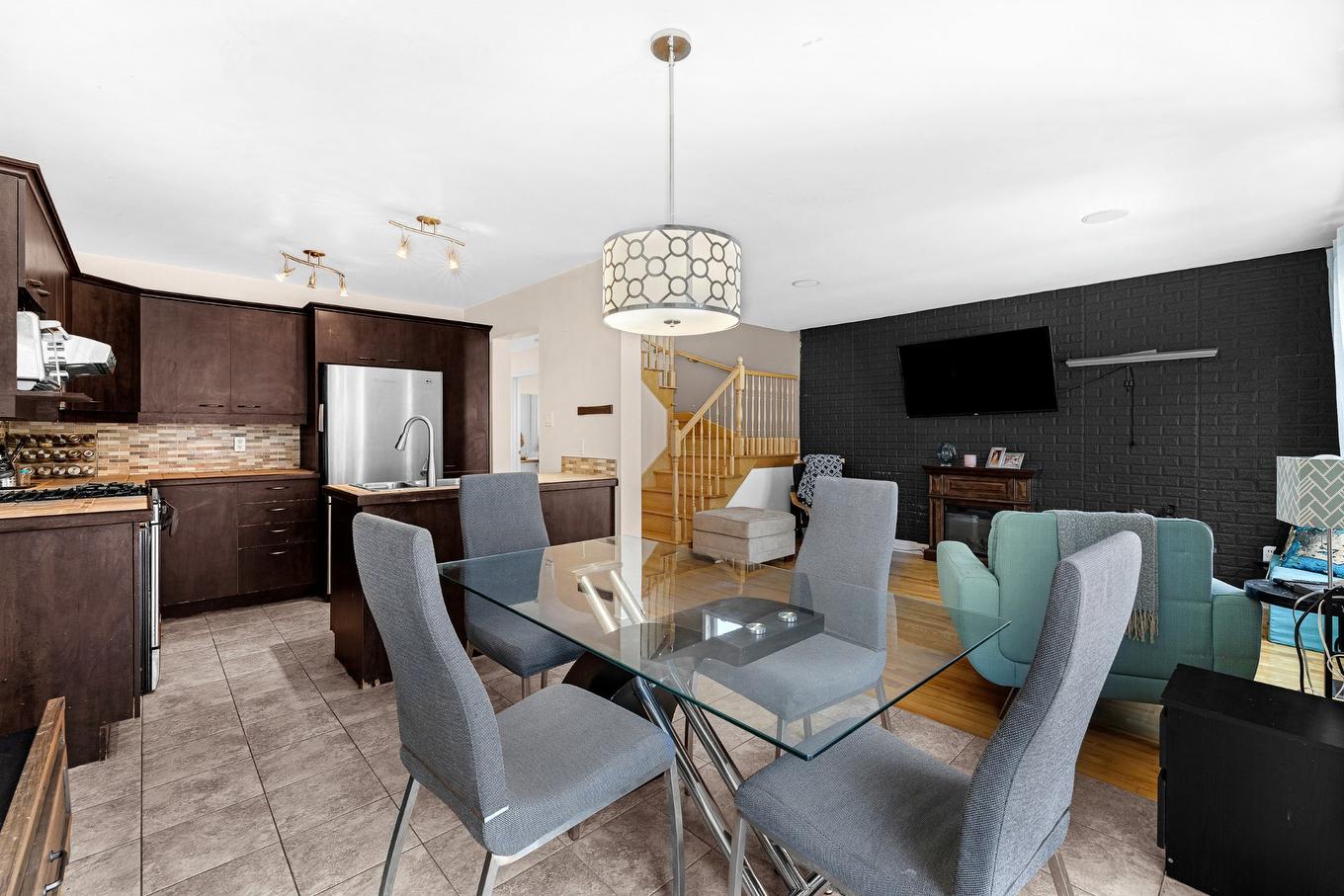 Salle à manger - 2070 Rue Des Sarcelles, Vaudreuil-Dorion, QC - Indoor Photo Showing Dining Room