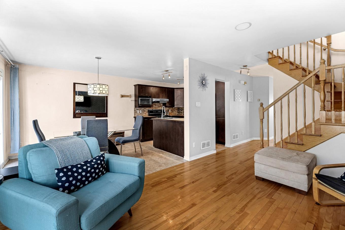 Vue d'ensemble - 2070 Rue Des Sarcelles, Vaudreuil-Dorion, QC - Indoor Photo Showing Living Room