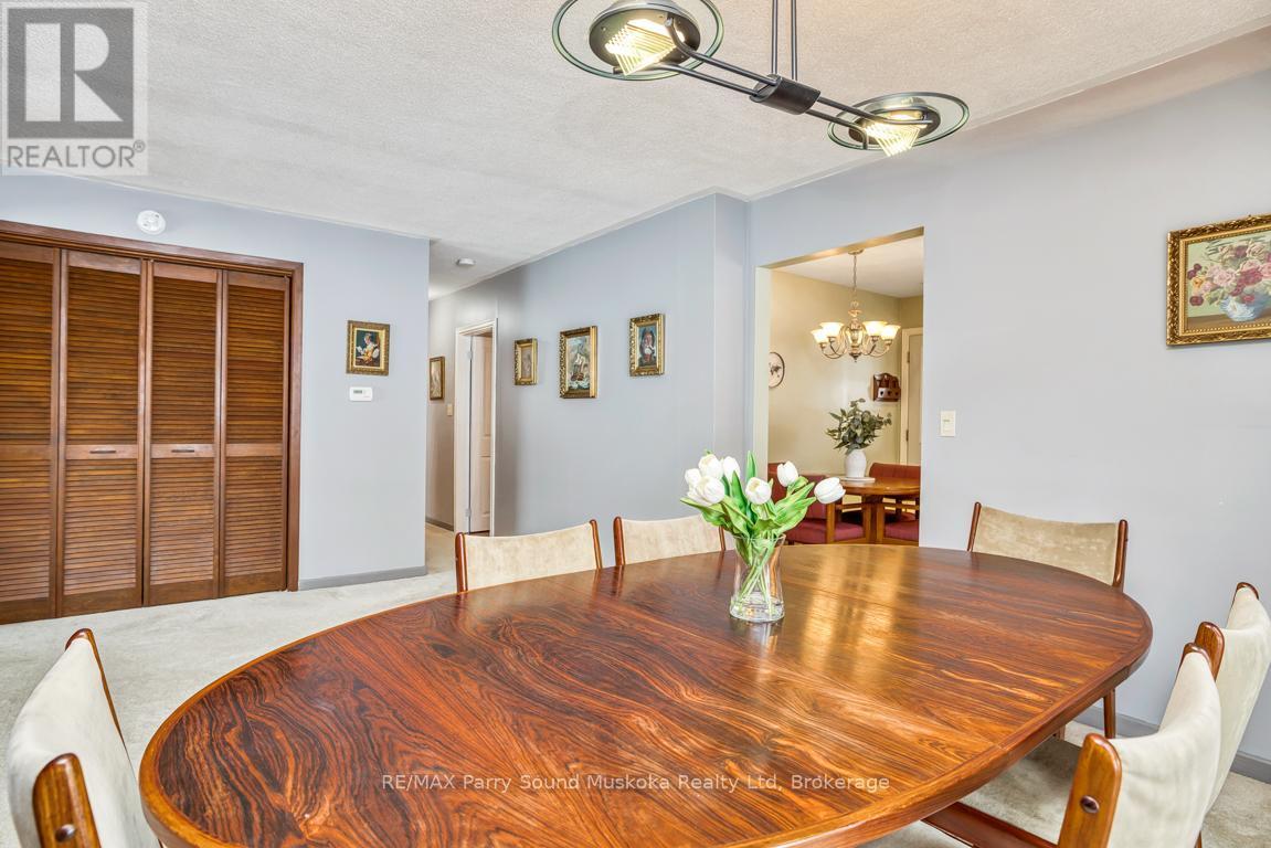 2 Laird Drive, Parry Sound, ON - Indoor Photo Showing Dining Room