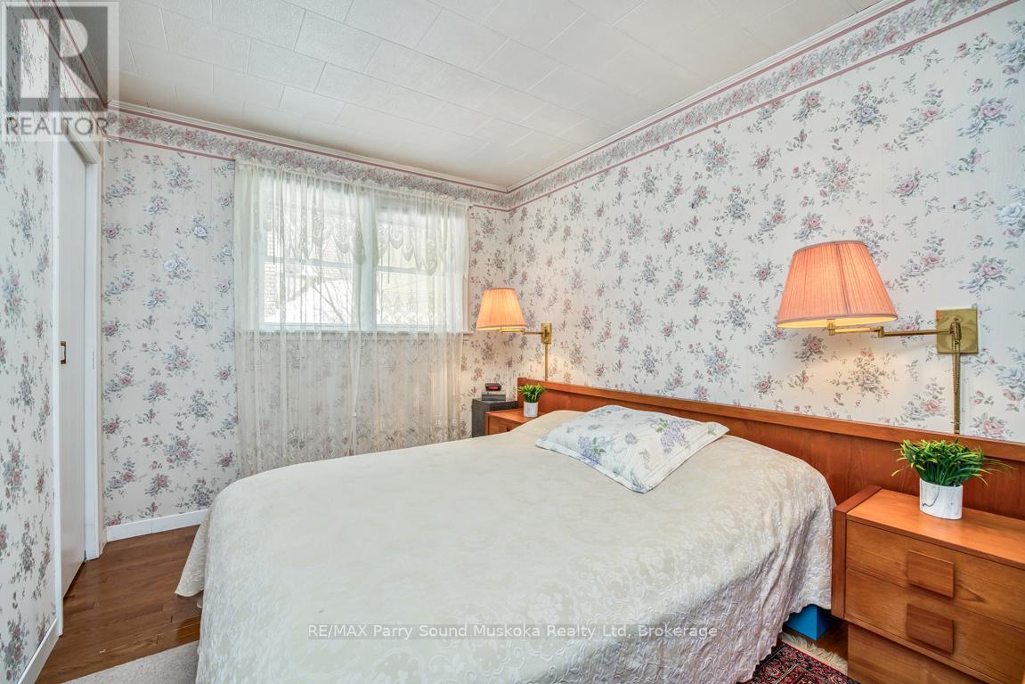 2 Laird Drive, Parry Sound, ON - Indoor Photo Showing Bedroom