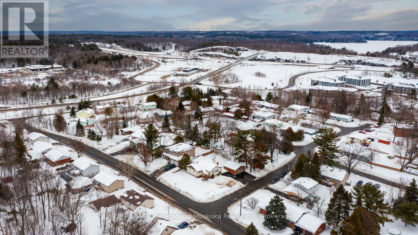 Desirable area in Parry Sound - 2 Laird Drive, Parry Sound, ON - Outdoor With View