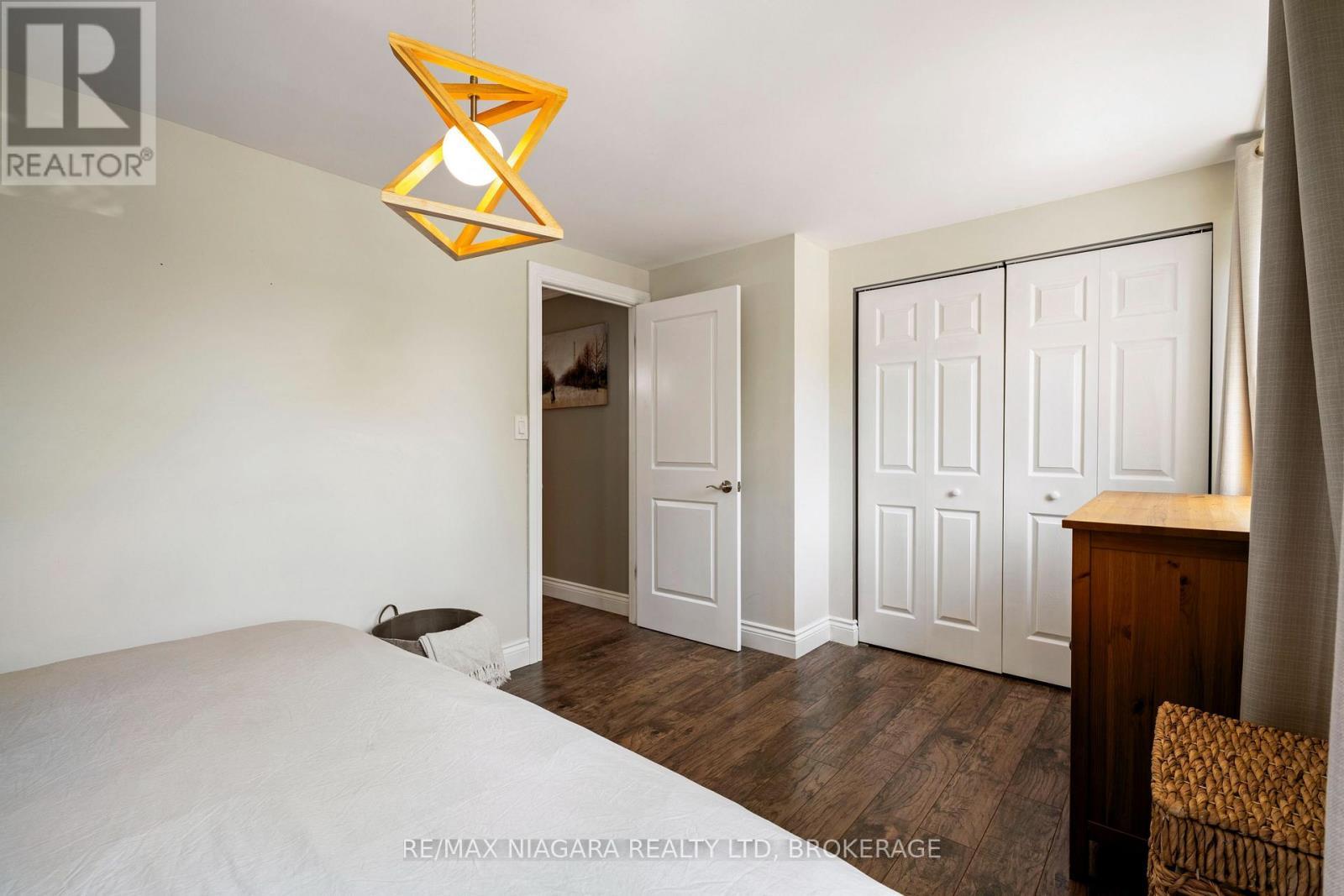 1 Bardadyn Court, St. Catharines (Lakeport), ON - Indoor Photo Showing Bedroom