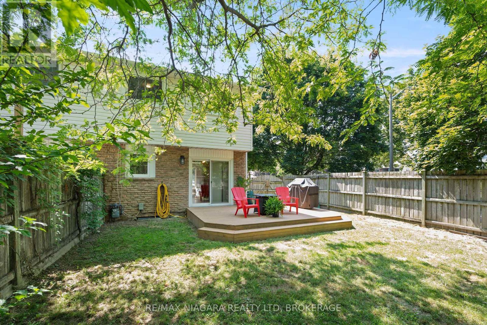1 Bardadyn Court, St. Catharines (Lakeport), ON - Outdoor With Deck Patio Veranda
