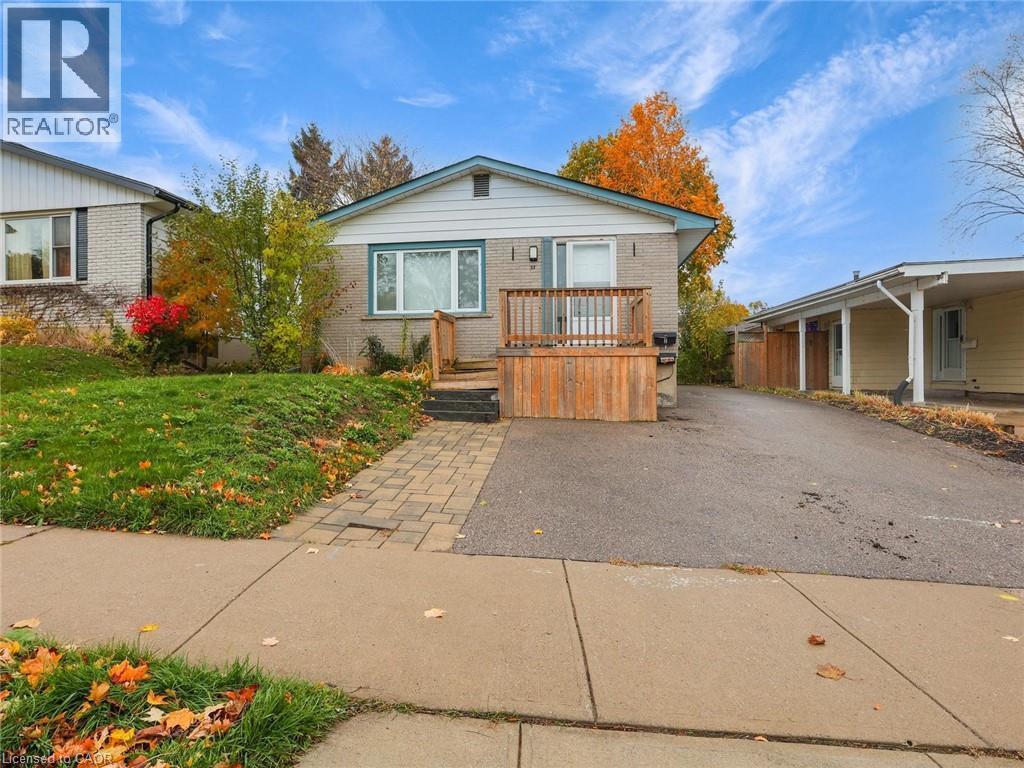 55 Silver Aspen Crescent, Kitchener, ON - Outdoor With Deck Patio Veranda