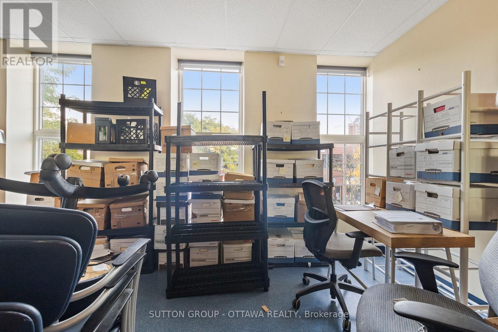 18 King Street W, Brockville, ON