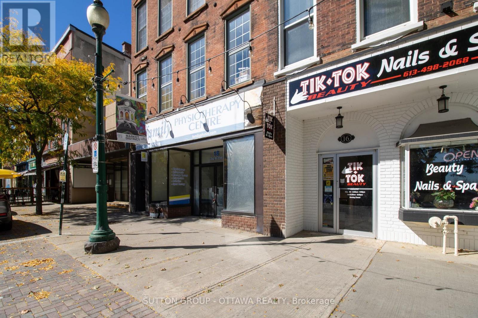 18 King Street W, Brockville, ON