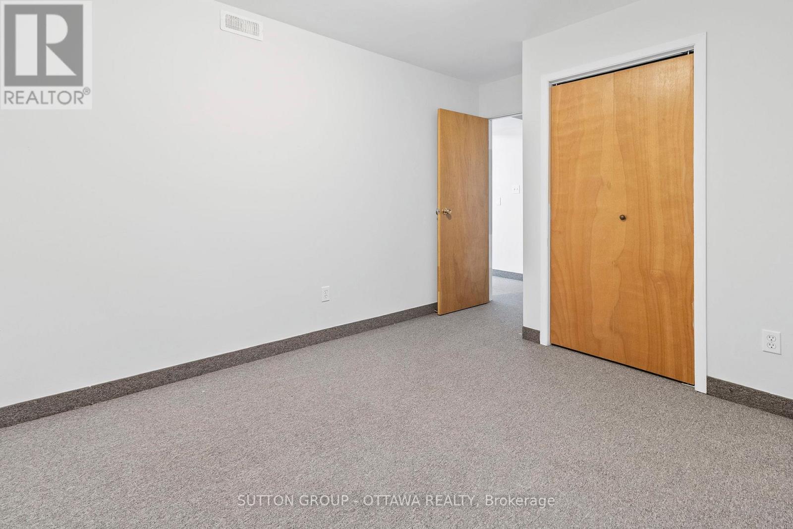 18 King Street W, Brockville, ON