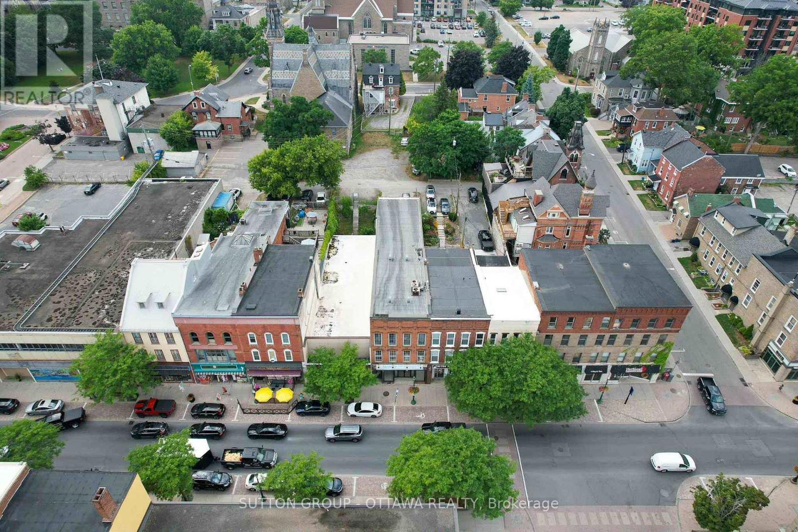 18 King Street W, Brockville, ON