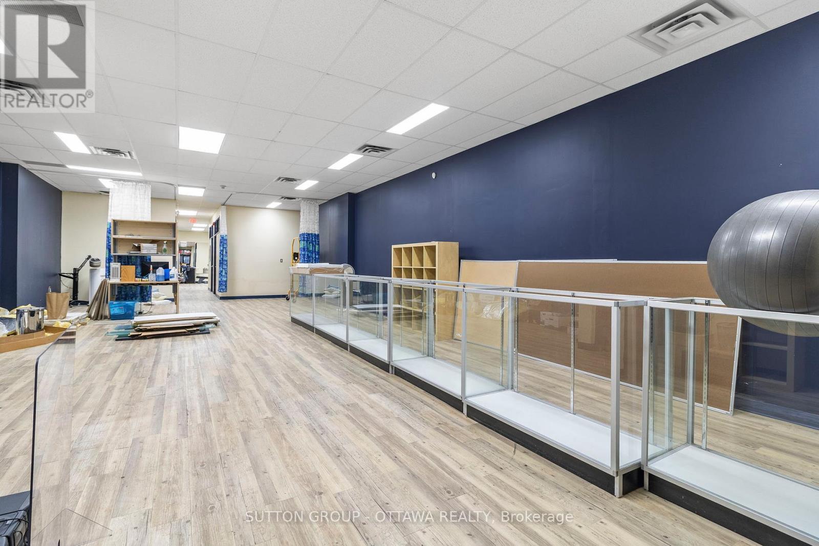 18 King Street W, Brockville, ON