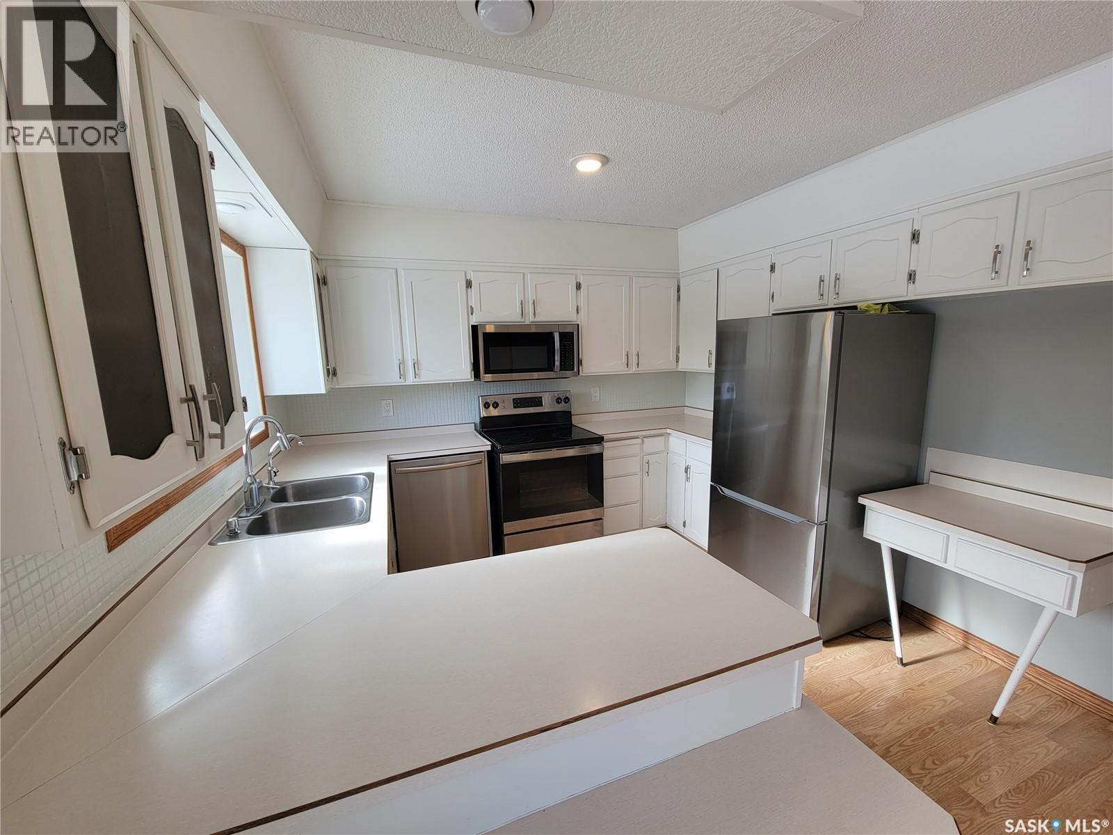 Carter Acreage, Grass Lake Rm No. 381, SK - Indoor Photo Showing Kitchen With Stainless Steel Kitchen With Double Sink