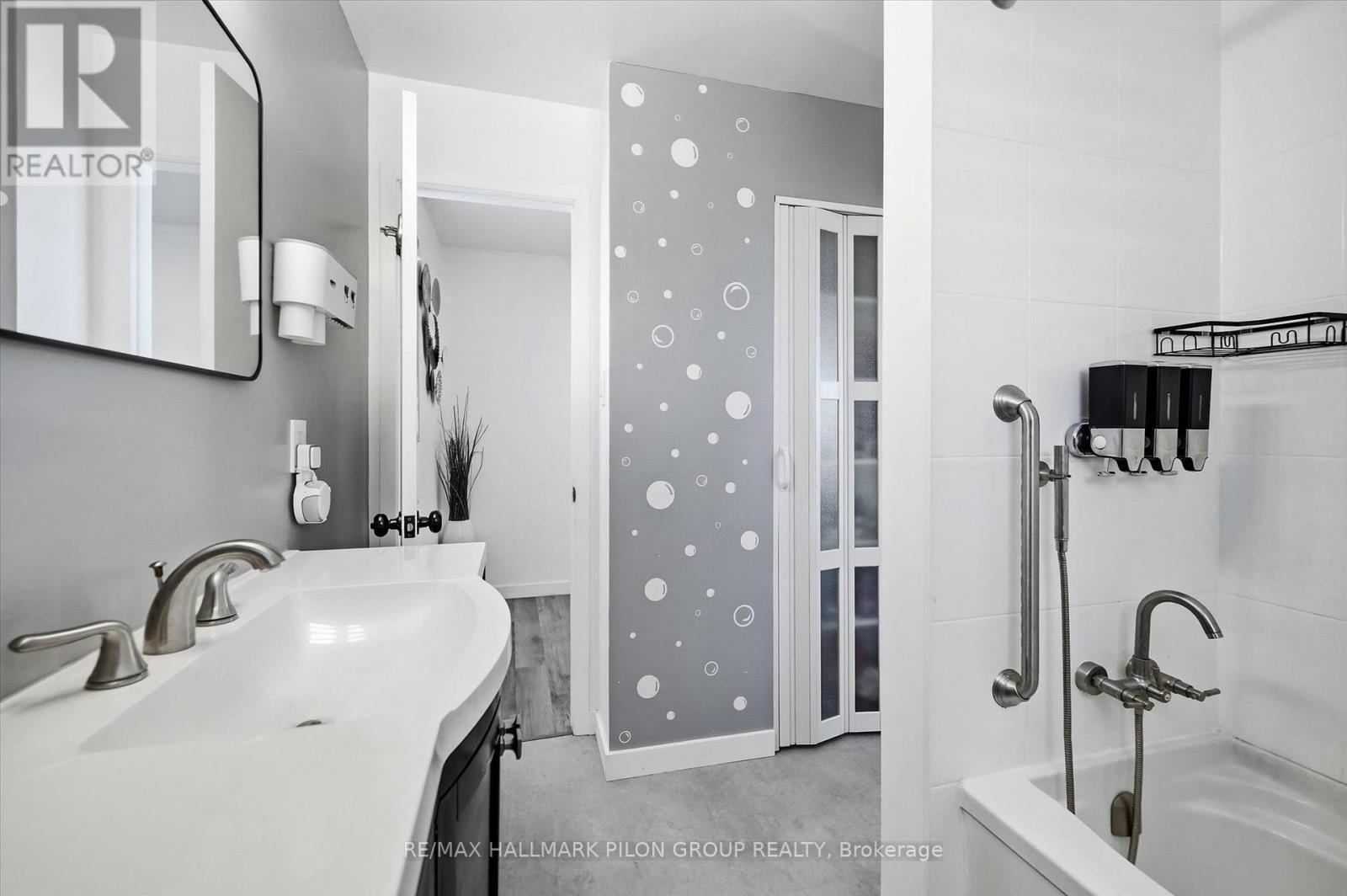 1456 Prestone Drive, Ottawa, ON - Indoor Photo Showing Bathroom