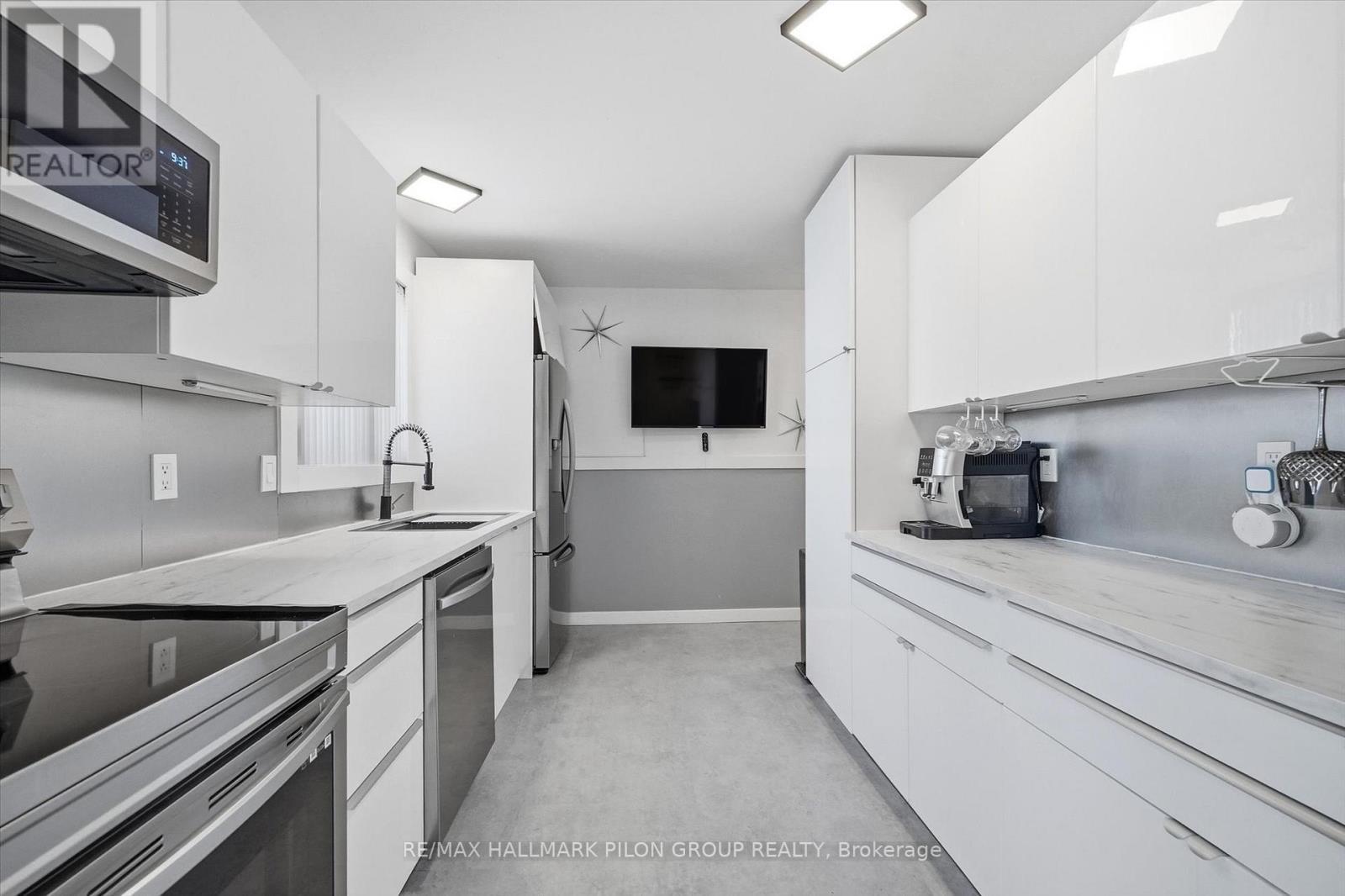 1456 Prestone Drive, Ottawa, ON - Indoor Photo Showing Kitchen With Upgraded Kitchen