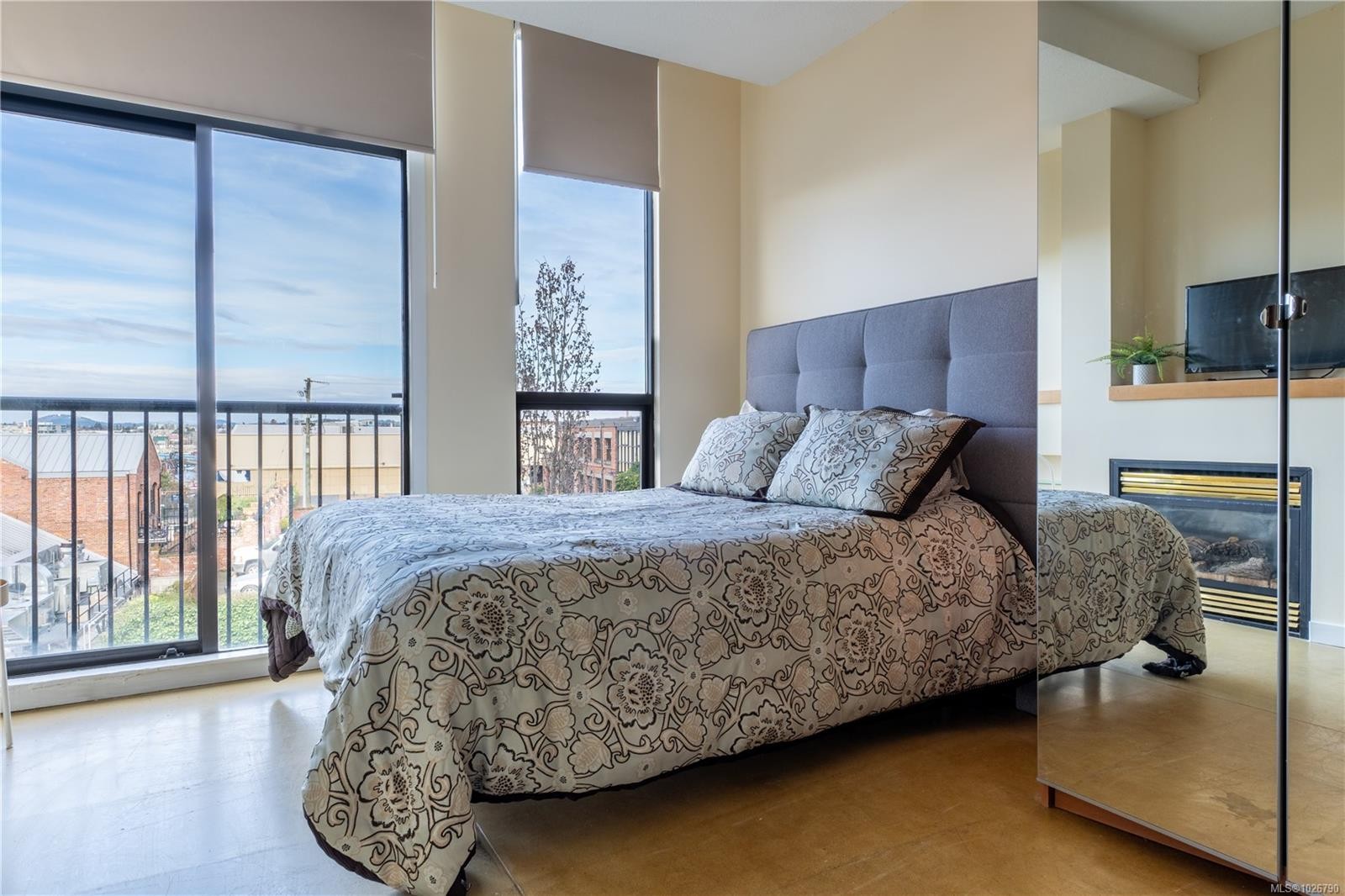 419-409 Swift St, Victoria, BC - Indoor Photo Showing Bedroom