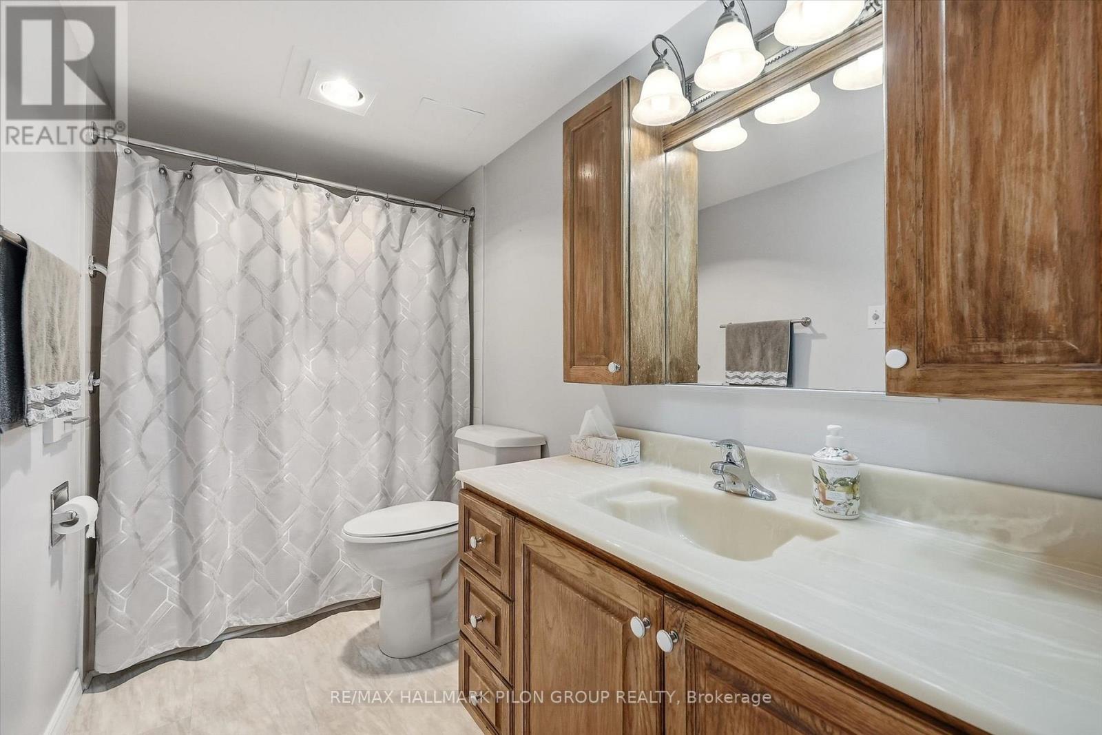 206 - 316 Savard Avenue, Ottawa, ON - Indoor Photo Showing Bathroom