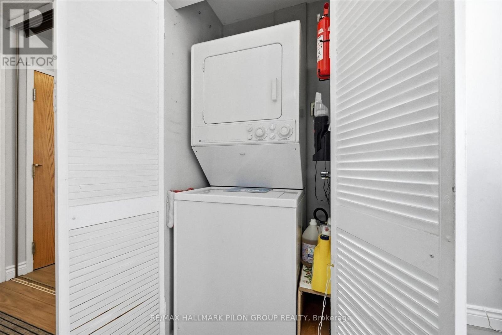 206 - 316 Savard Avenue, Ottawa, ON - Indoor Photo Showing Laundry Room